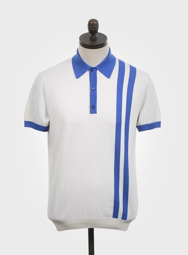 ART GALLERY CLOTHING SIXTIES MOD RETRO IVY STYLE FINE GAUGE KNITWEAR Off white, short sleeved, knitted polo shirt with azzurri blue twin racing stripes. Azzurri blue contrast collar & cuffs. Fine gauge, retro style knitwear.